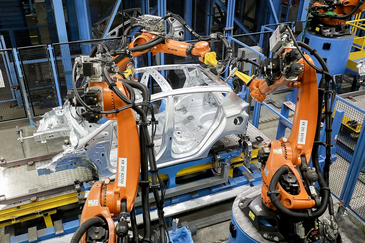The Impact of AI on Middle- and Low-Income Workers: A Growing Divide