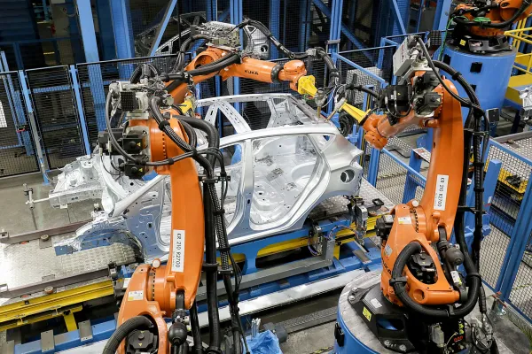 The Impact of AI on Middle- and Low-Income Workers: A Growing Divide